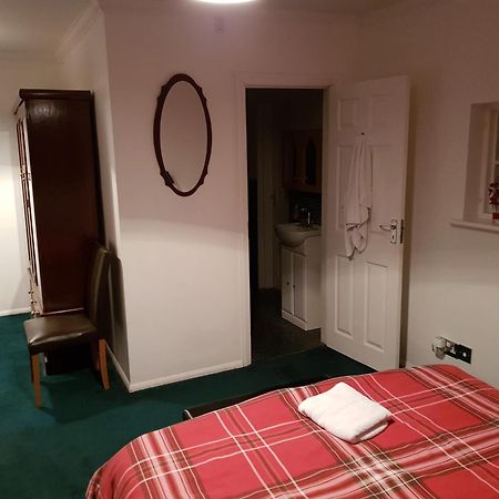 Oyo Guest House Ellipse Whetstone Экстерьер фото