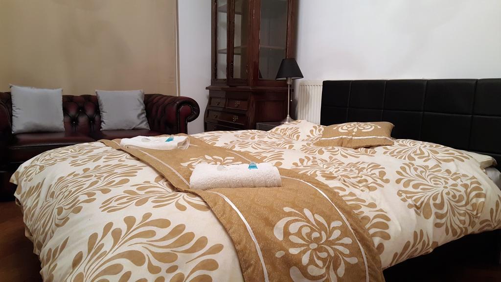 Oyo Guest House Ellipse Whetstone Номер фото