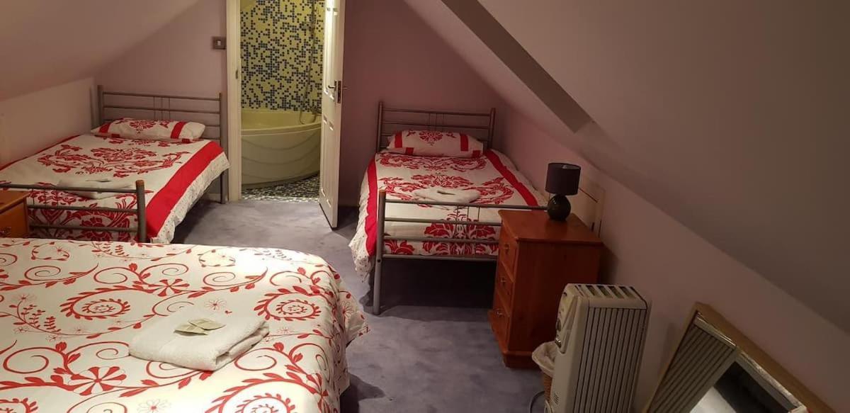 Oyo Guest House Ellipse Whetstone Экстерьер фото