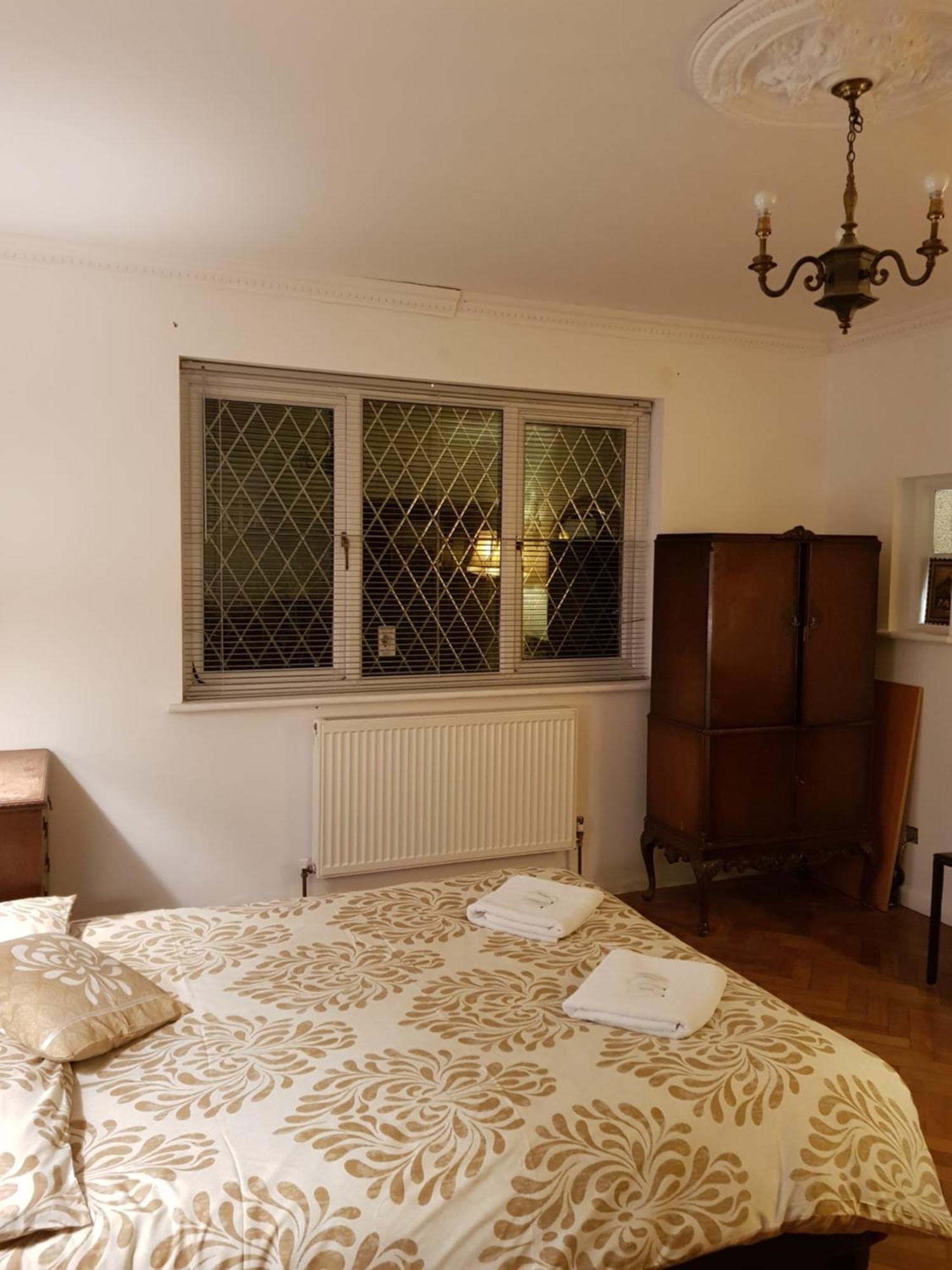 Oyo Guest House Ellipse Whetstone Экстерьер фото