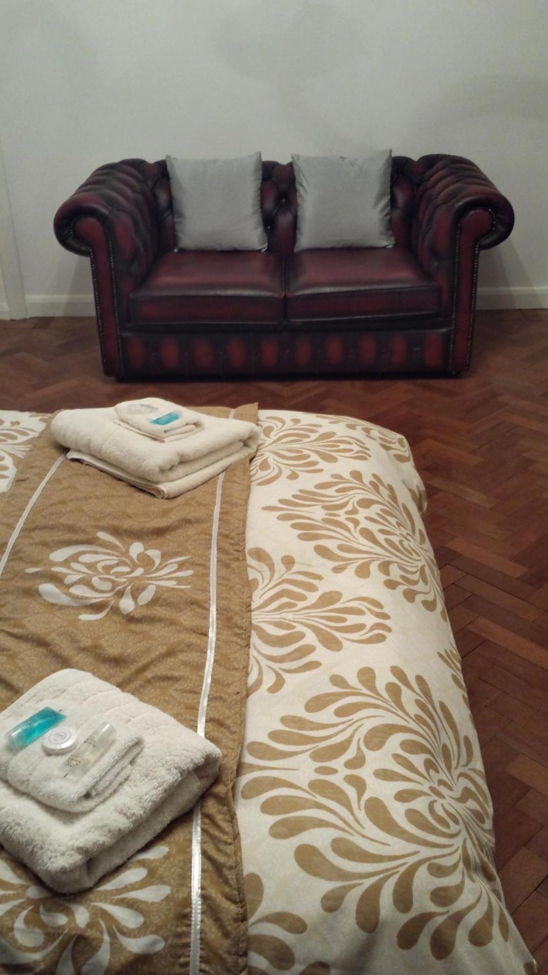 Oyo Guest House Ellipse Whetstone Экстерьер фото